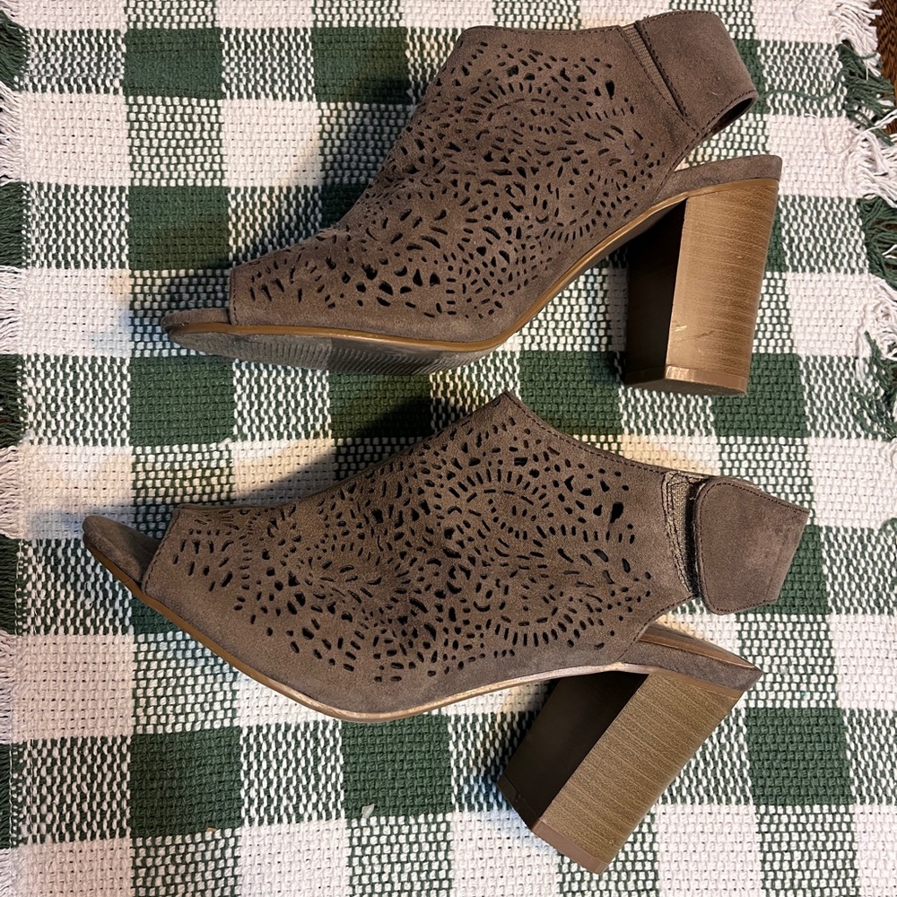 Elegant Peep Toe Ankle Heels